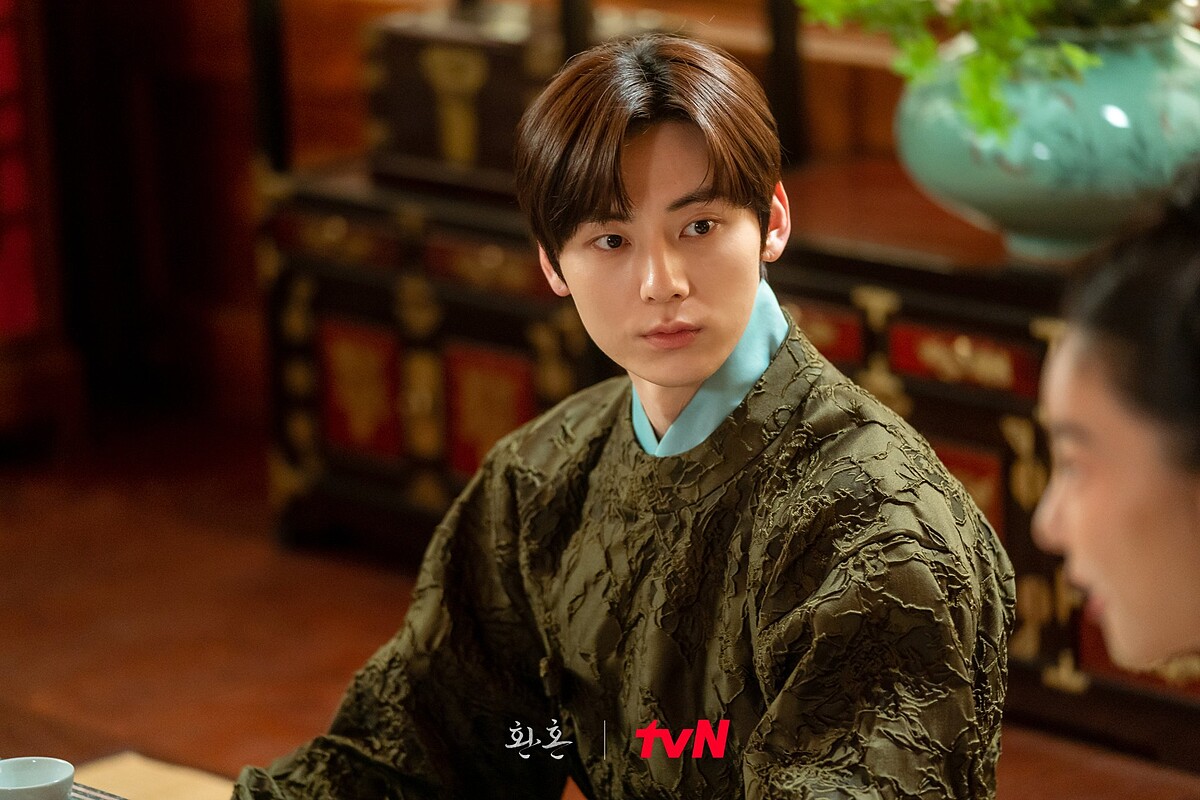 《還魂》男二黃旼炫飾追劇姨母們的