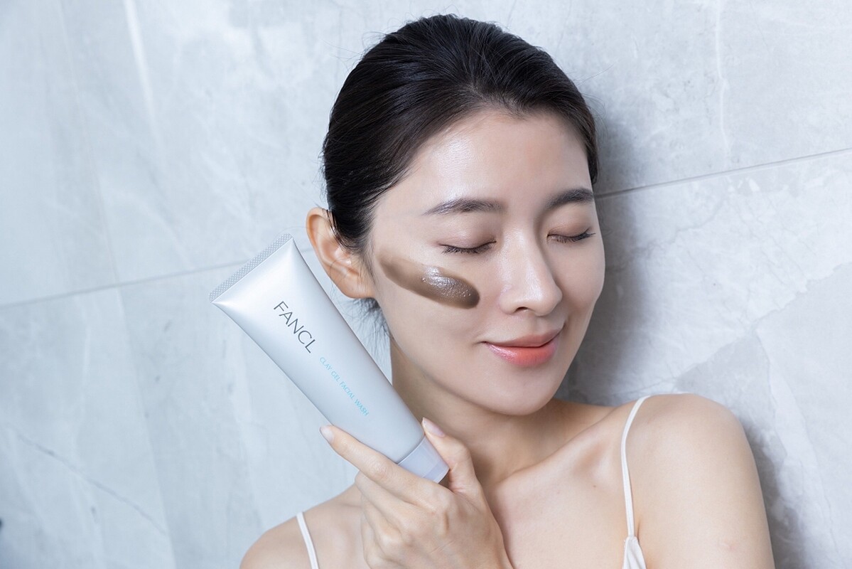FANCL毛孔淨化潔膚泥膠質地示意。