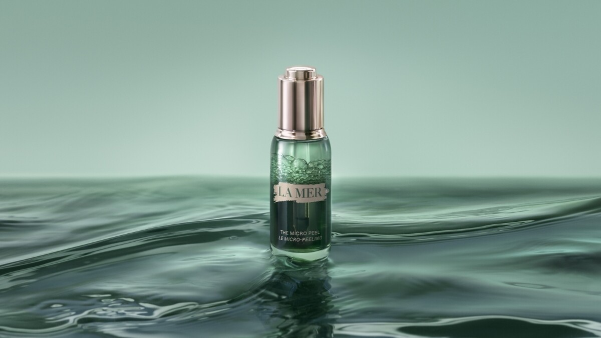 LA MER海洋拉娜深藻煥膚微晶露。