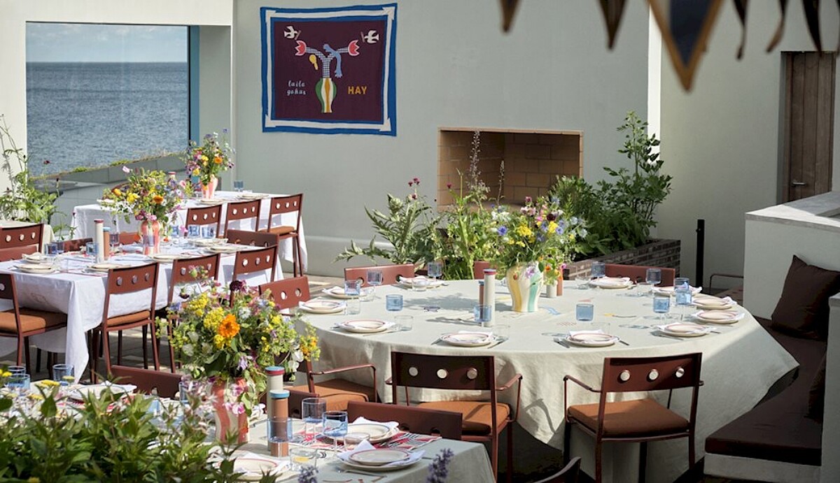 派對現場用HAY所有產品打造。