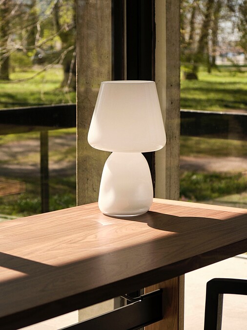 Apollo Table Lamp。