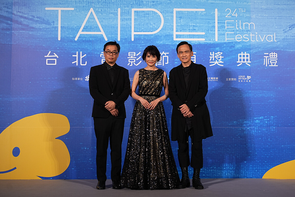 《修行》劇組，左起錢翔(導演)、陳湘琪(女主角)、陳以文(男主角)