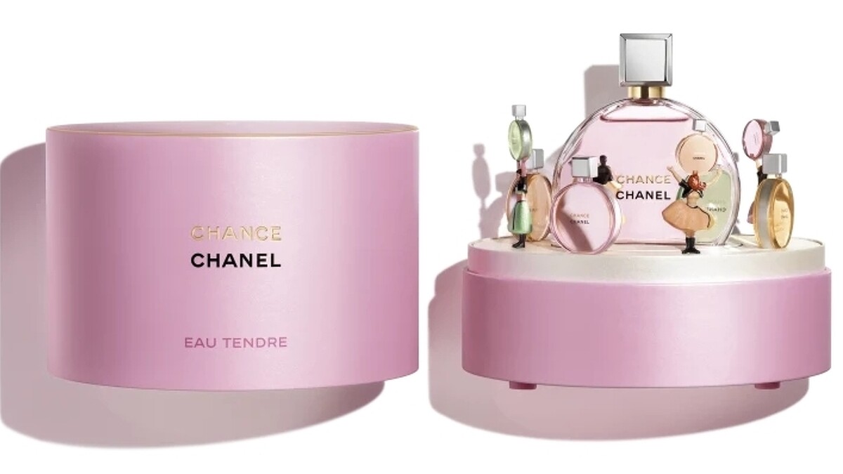 香奈兒CHANCE粉紅甜蜜香氛跳舞音樂盒 ，NT7,900(內含CHANCE粉紅甜蜜100ml香水)。