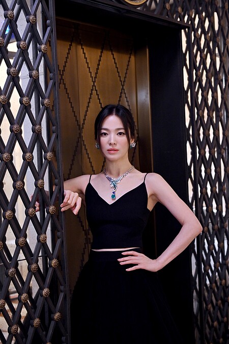 宋慧喬出席Chamuet 2022年最新頂級珠寶系列《波瀾燦景 Ondes & Merveilles》晚宴