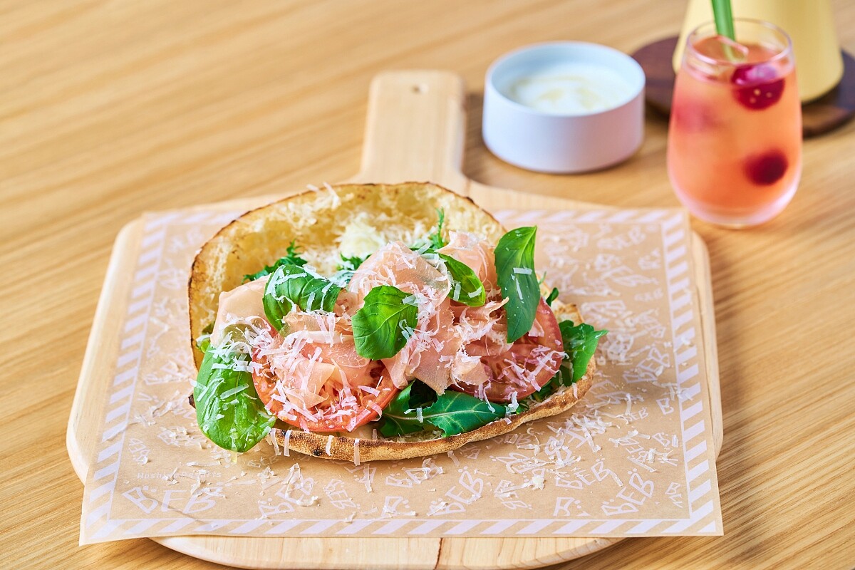 早餐可以選披薩或帕尼尼。