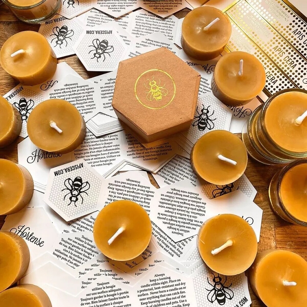 Apis Cera蜂蠟蠟燭。