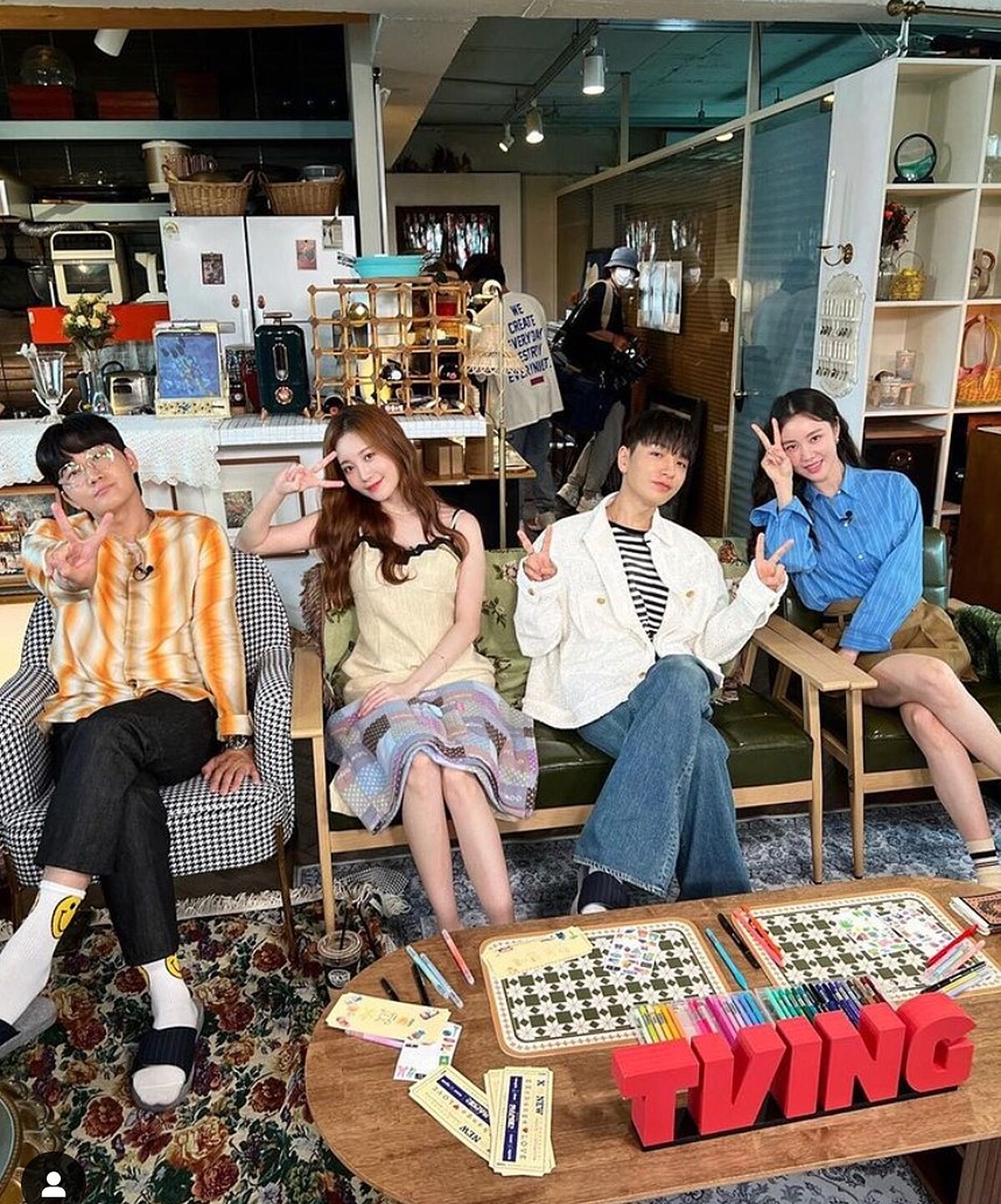 《換乘戀愛2》主持群 Simon D、李龍真、金叡園、Yura