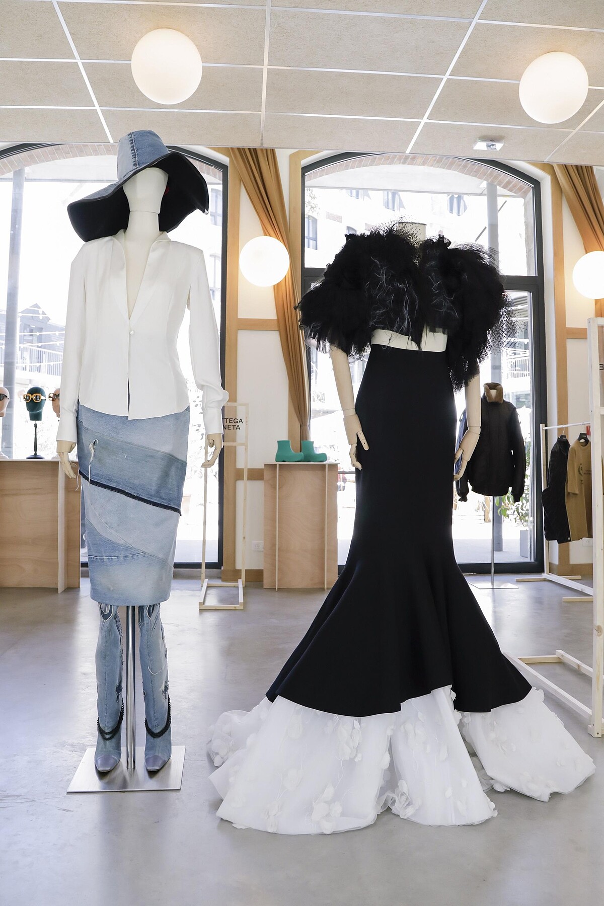 設計師 Ronald van der Kemp 以再生面料打造的訂製服設計 (Upcycled couture creations by Ronald van der Kemp)