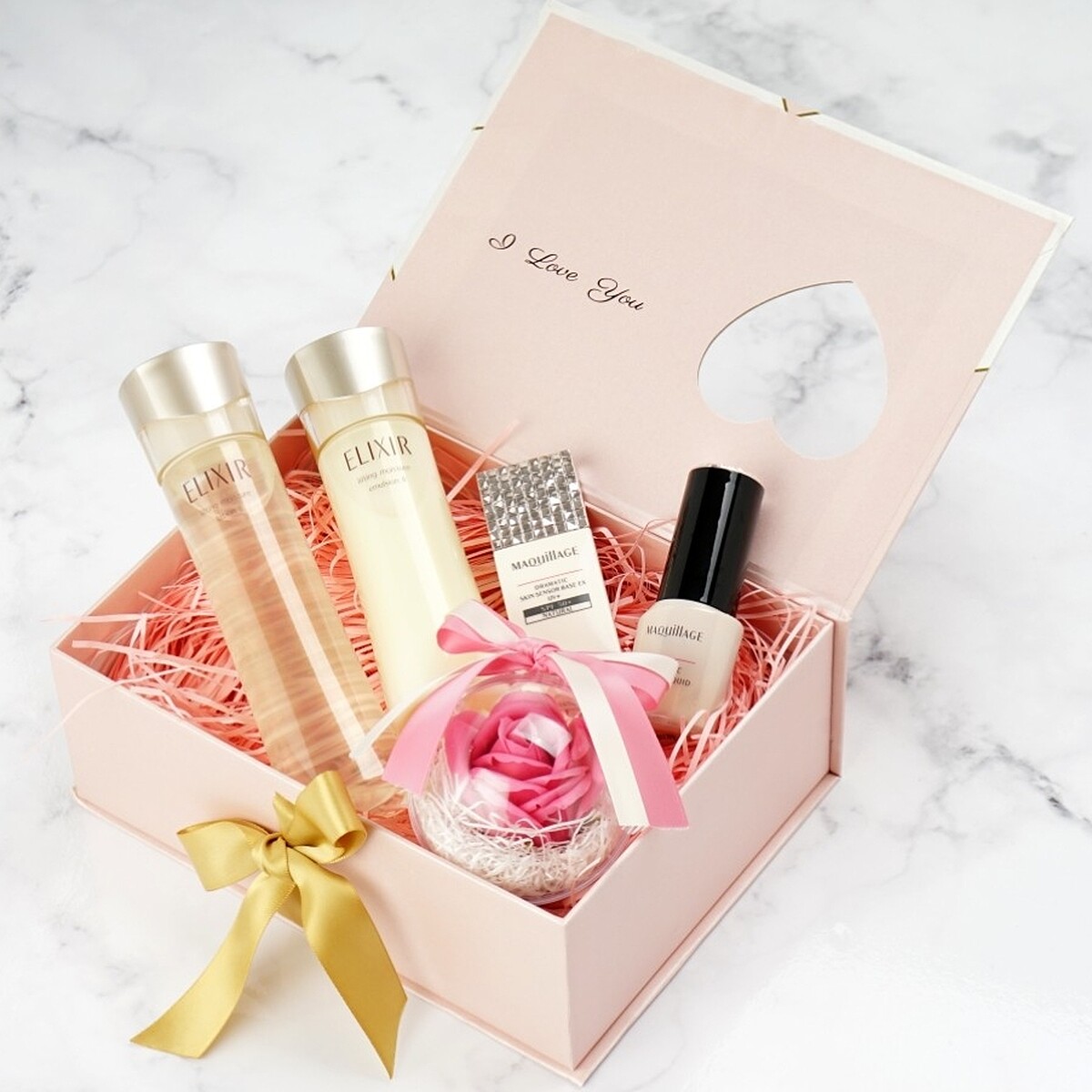 資生堂東京櫃2022七夕活動期間購買任意組合或單品,消費滿NT3,800即可獲得「七夕限定甜寵禮盒」(包含禮盒包裝和玫瑰花瓣洗手皂)。