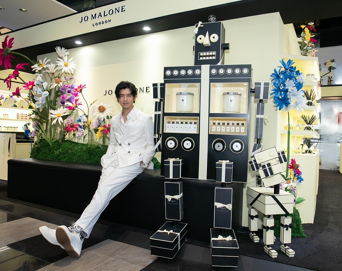 Jo Malone London始終重視慷慨友善的餽贈美學,為迎接浪漫七夕的到來,開幕當天特別邀請品牌好友「陳柏霖」出席。