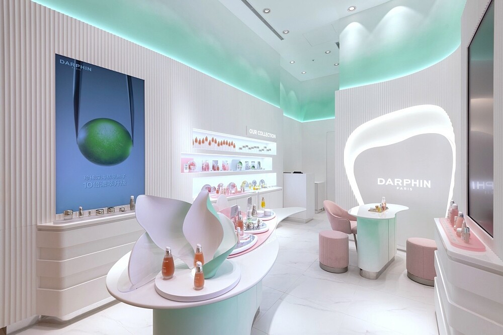 DARPHIN頂級法式芳療保養概念店嶄新登場，頂級法式奢華X未來科技概念。