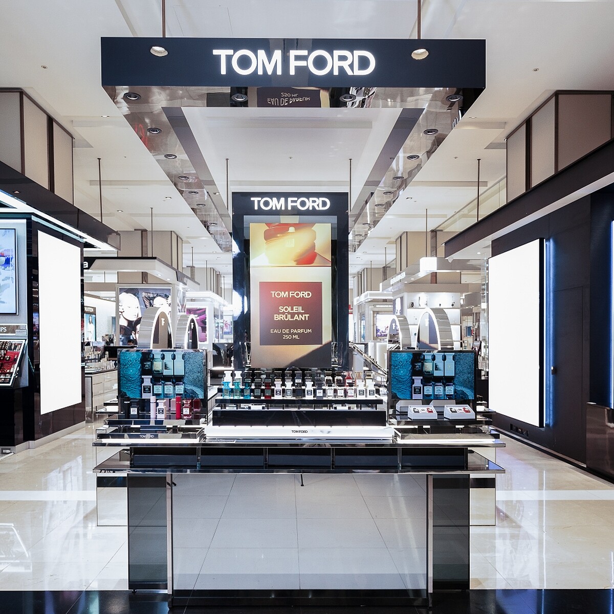 TOM FORD將潮流美學、高奢品味帶入府城。
