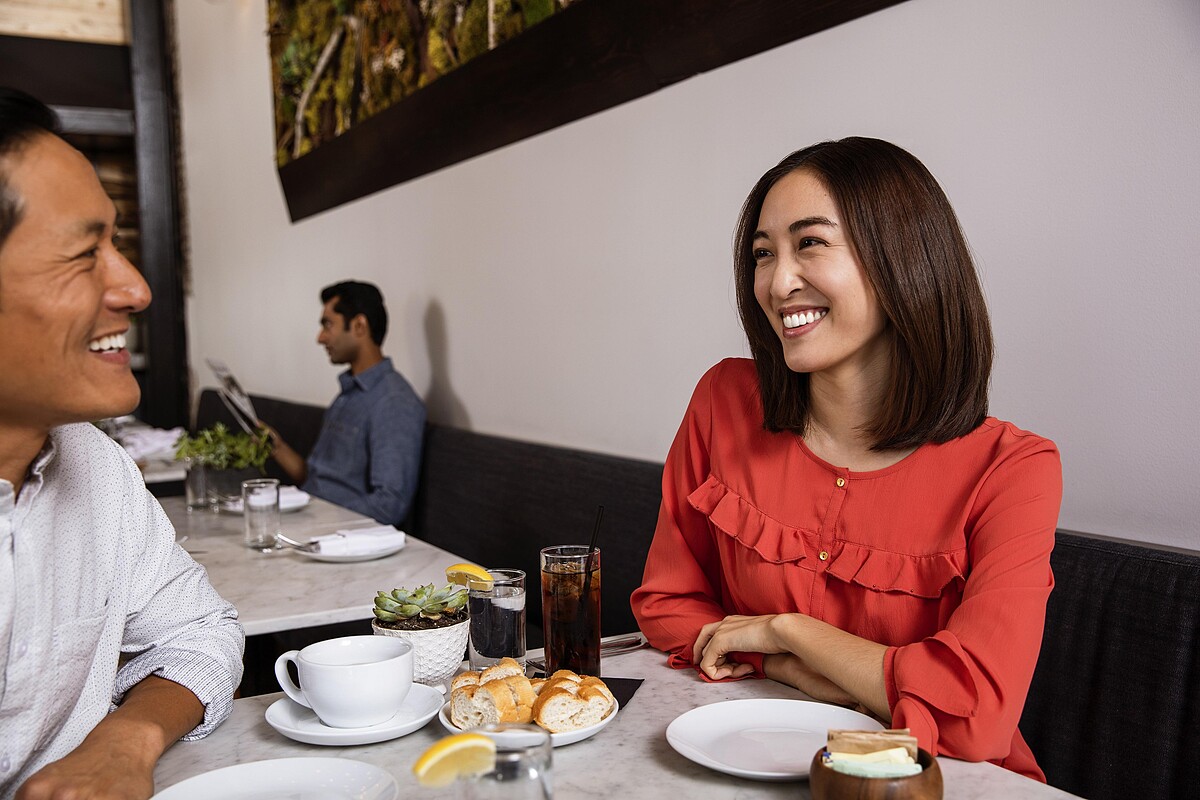 透過受全球千萬使用者信賴、擁有大數據資料能精準計算療程的隱形牙套，讓笑容更加完美