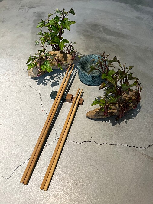 以最直接的方式在消費者前展示其美麗的石材紋路。