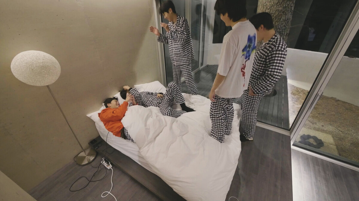 朴敘俊的穩重、Peakboy的憨萌、崔宇植的逗趣、朴炯植的細膩和BTS&ndash;V的感性&hellip;各有各的魅力亮點，讓人看了沒有不上癮的，男人友情之間所相互產生的化學變化，還真是出人意料的驚喜又好看啊！