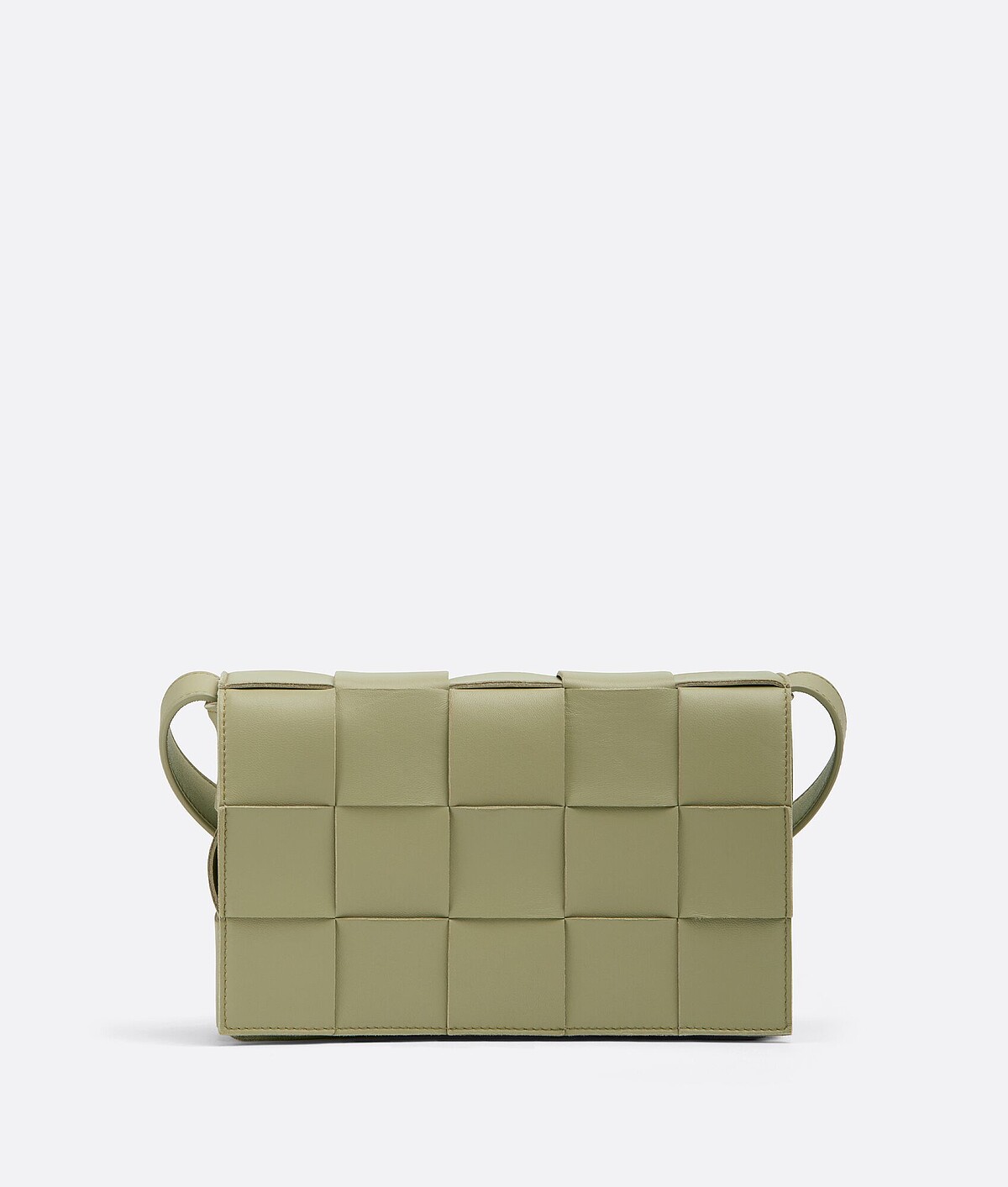 Bottega Veneta Cassette石灰棕編織斜背包，NT 77,800