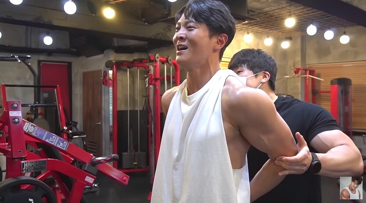周元鍛鍊身體超賣力
