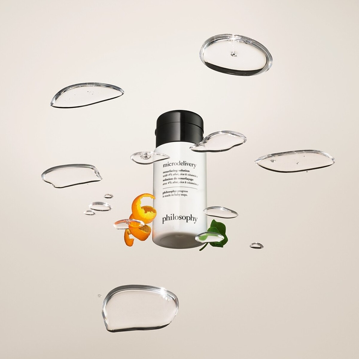 philosophy肌膚哲理微導煥膚調理化妝水主視覺。