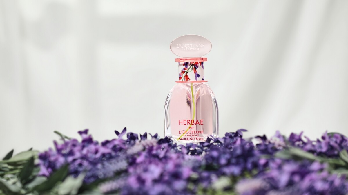 L&rsquo;OCCITANE歐舒丹原野快樂鼠尾草淡香水情境照。