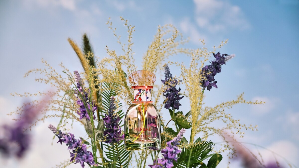 L&rsquo;OCCITANE歐舒丹原野快樂鼠尾草淡香水情境照。