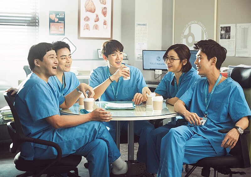 劇中很多吃飯的場景。