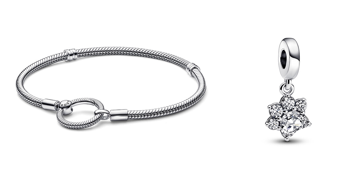 Pandora Moments O形釦蛇鏈NT3,980、璀璨掌印吊飾NT2,080