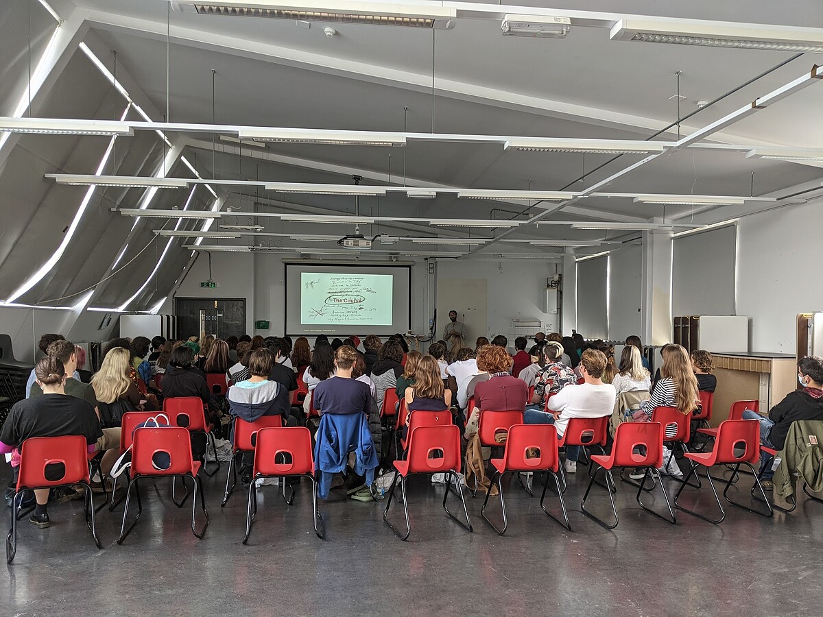 2021我的身份由學生轉變為了一位小職員，跟著新生，再次聆聽非常有意義的入學講座。