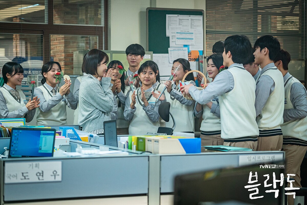 《Black Dog》劇照。