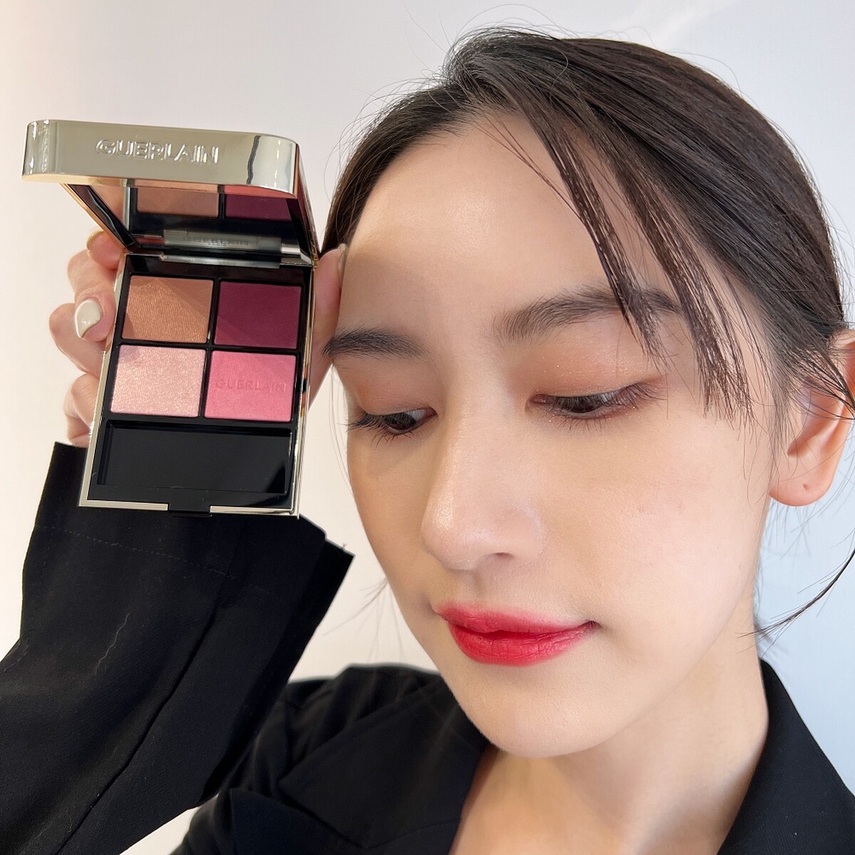 嬌蘭高訂深邃四色眼影盤#530實擦示範。