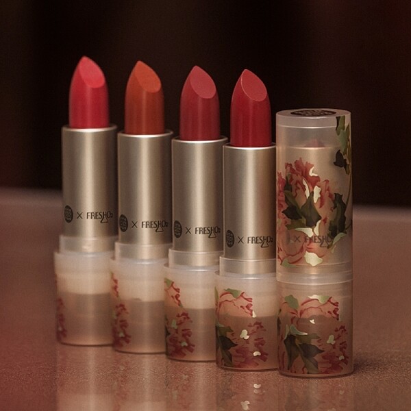 FreshO2 X珍藏故宮郎世寧系列春院牡丹唇脂膏(共4色)，NT499。