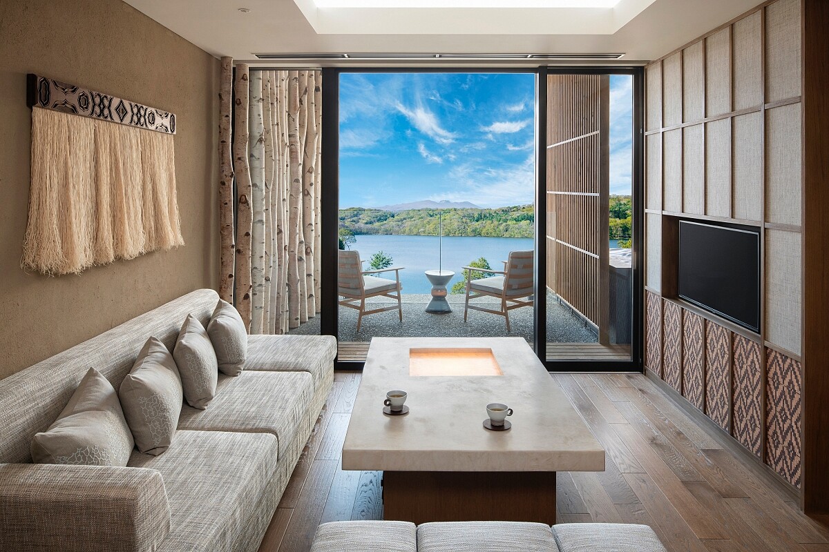 客房以參考愛努民族的家屋所打造。