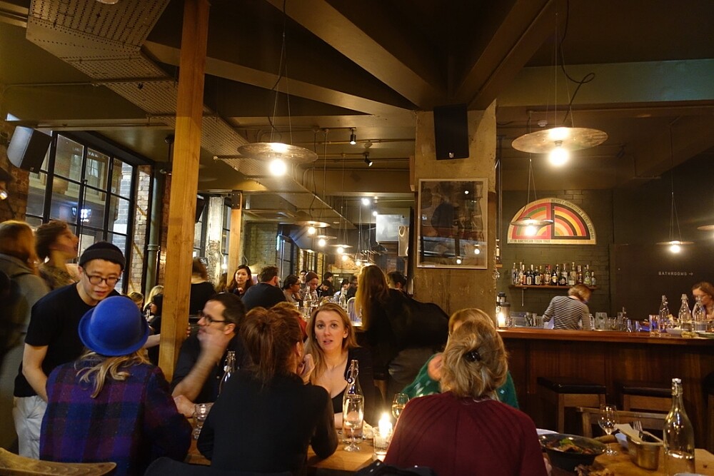 Smoking Goat店景。