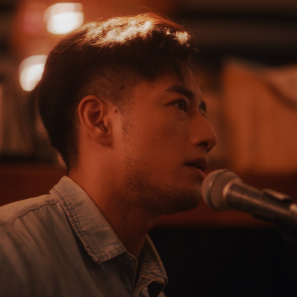 周孝安拍攝黃玠MV,剛好也是他的樂迷,還在鏡頭前大秀吉他