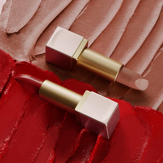 伊麗莎白雅頓完美無瑕緞光/絲絨潤唇膏。