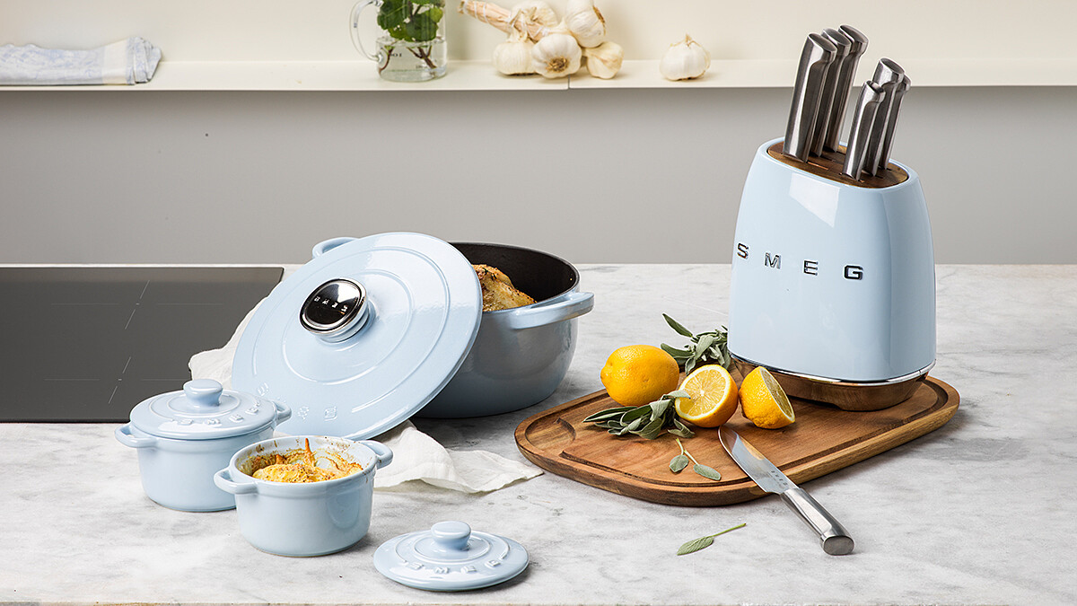 呼叫烹飪控！超吸引人的「家樂福會員換購|SMEG義大利精品美學」集點換購活動，絕對值得大家ALL IN，將居家空間融入義大利生活美學，廚房質感品味秒升級！