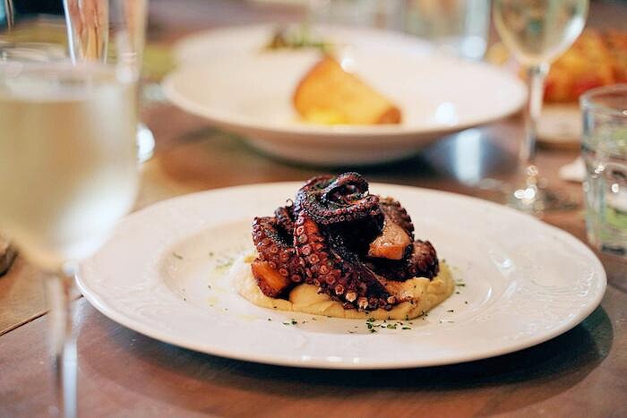 溺斃八爪魚(Polpo affogato)。