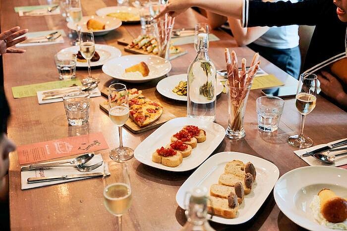 課程包含15道經典料理。