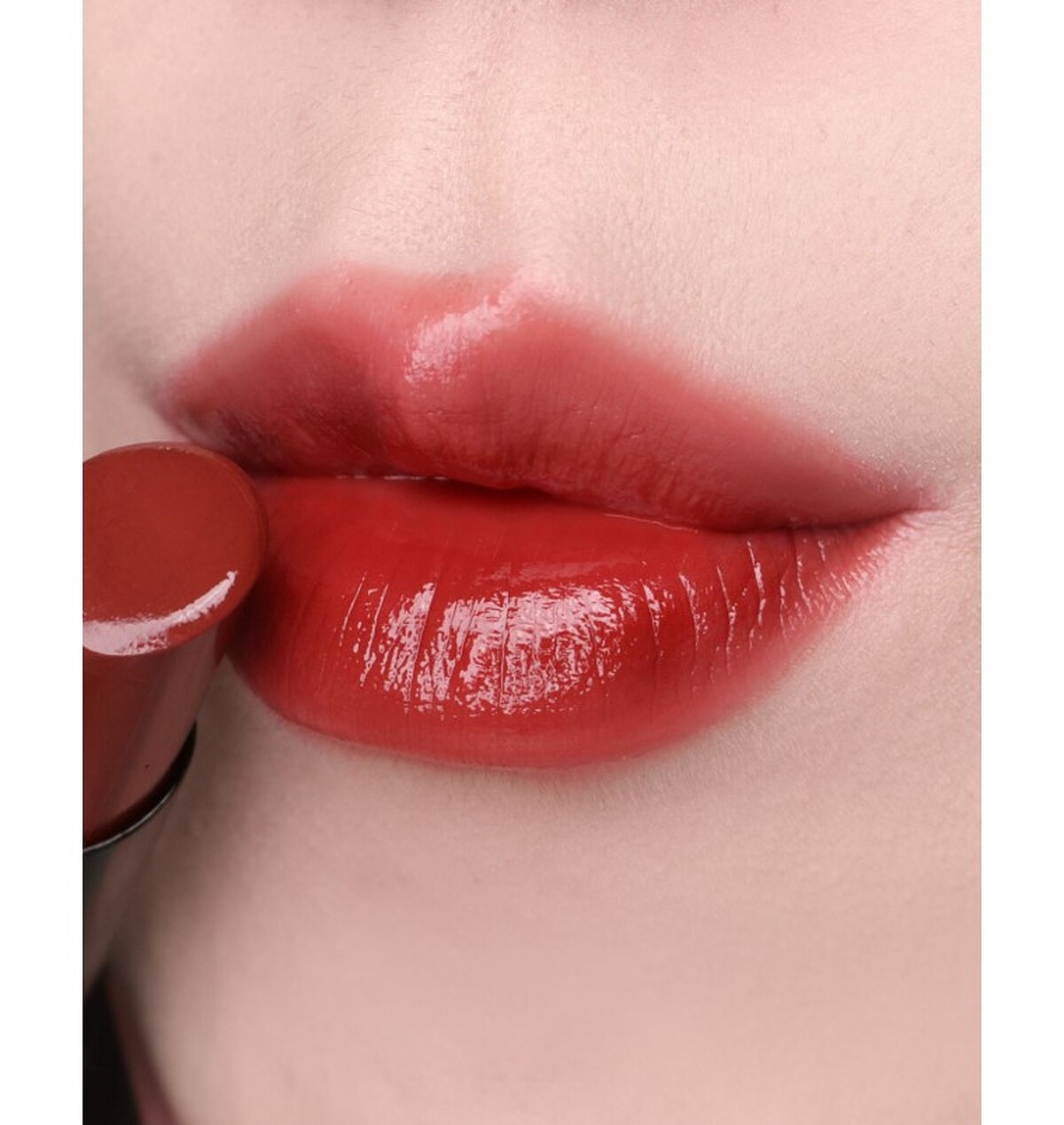 植村秀無色限鏡光唇膏AL BR 787 圖片來源：IG @memory.dawn