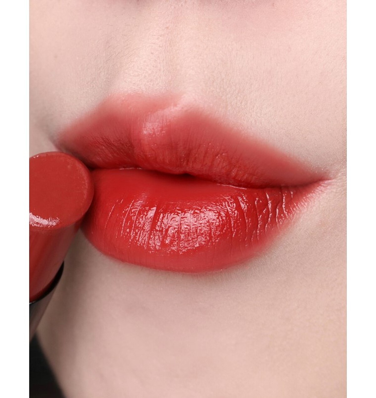 植村秀無色限鏡光唇膏AL BR 784 圖片來源：IG @memory.dawn