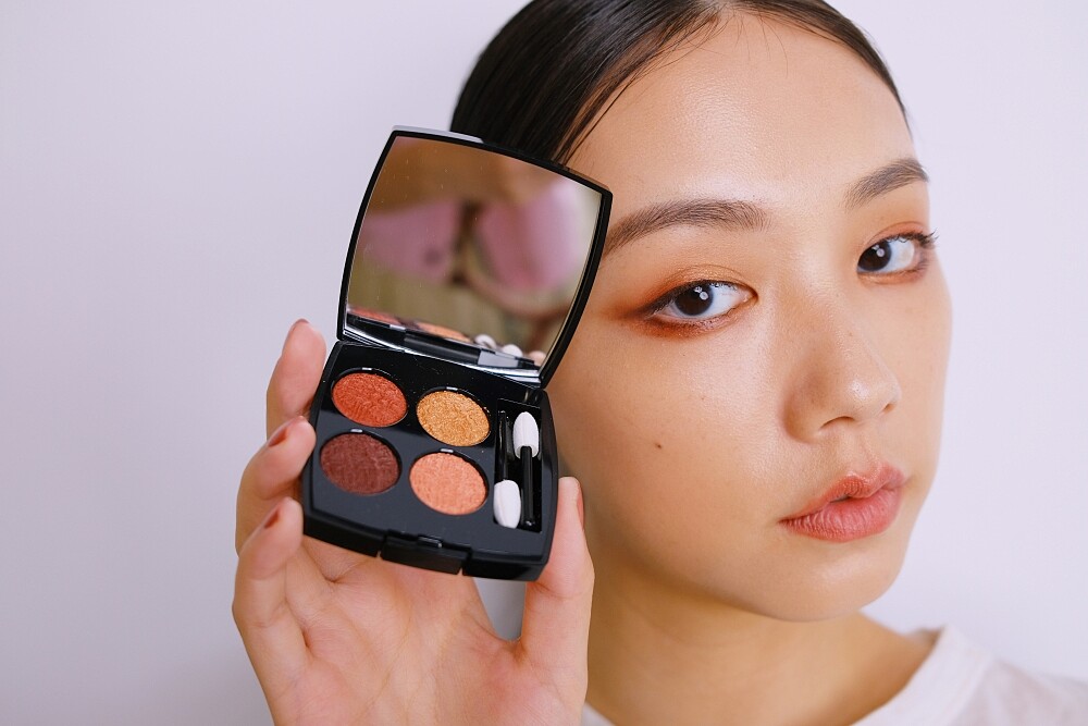 香奈兒斜紋軟呢四色眼影#03紅繡實擦。