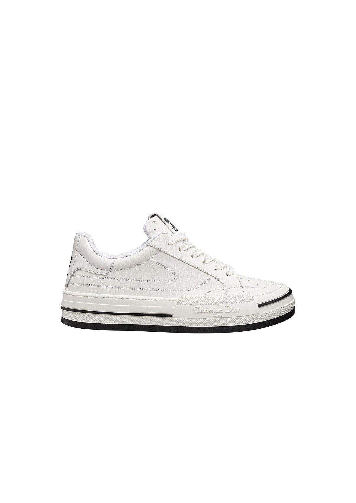 Dior 白色小牛皮膠底運動鞋，NT36,000。