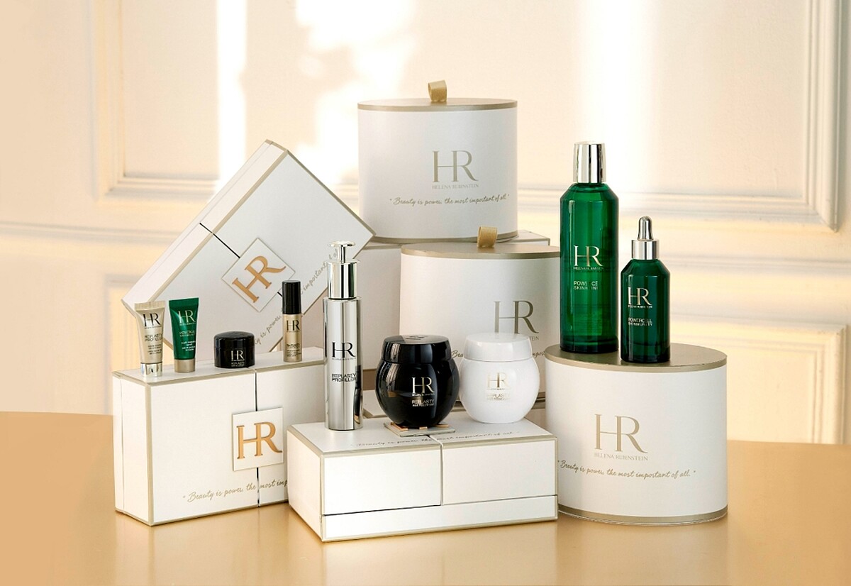 HR赫蓮娜台北忠孝SOGO歡慶開幕禮盒形象圖。