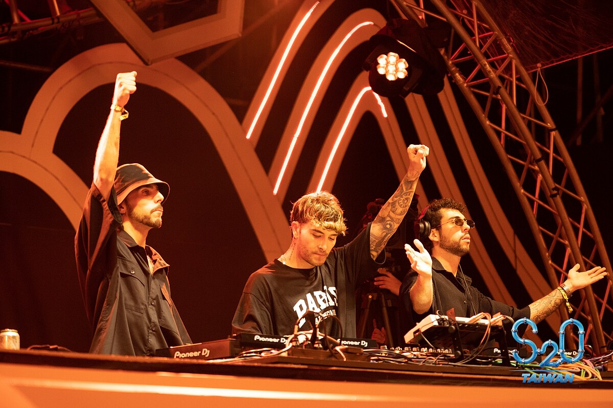 DANNY AVILA與Prophecy共同表演