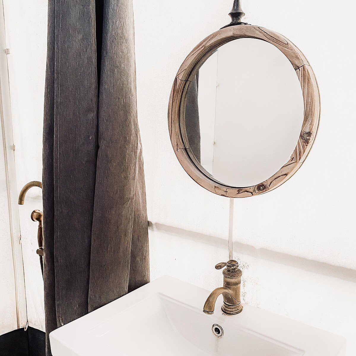 帳篷都擁有獨立的衛浴設備