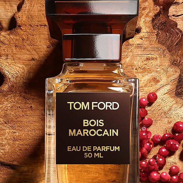 TOM FORD 2022全新頂級木質香調雪松秘境，擁有來自森林的療癒力量。