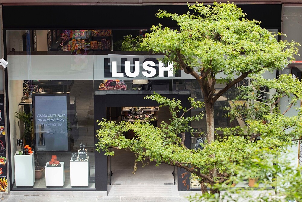 LUSH信義店店景。