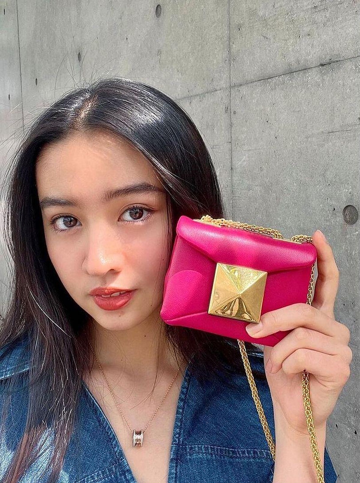 One Stud鍊條小羊皮迷你手拿包，NT$44,234