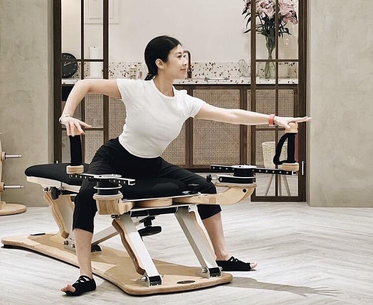 instagram@hazel_gyrotonic_trainer