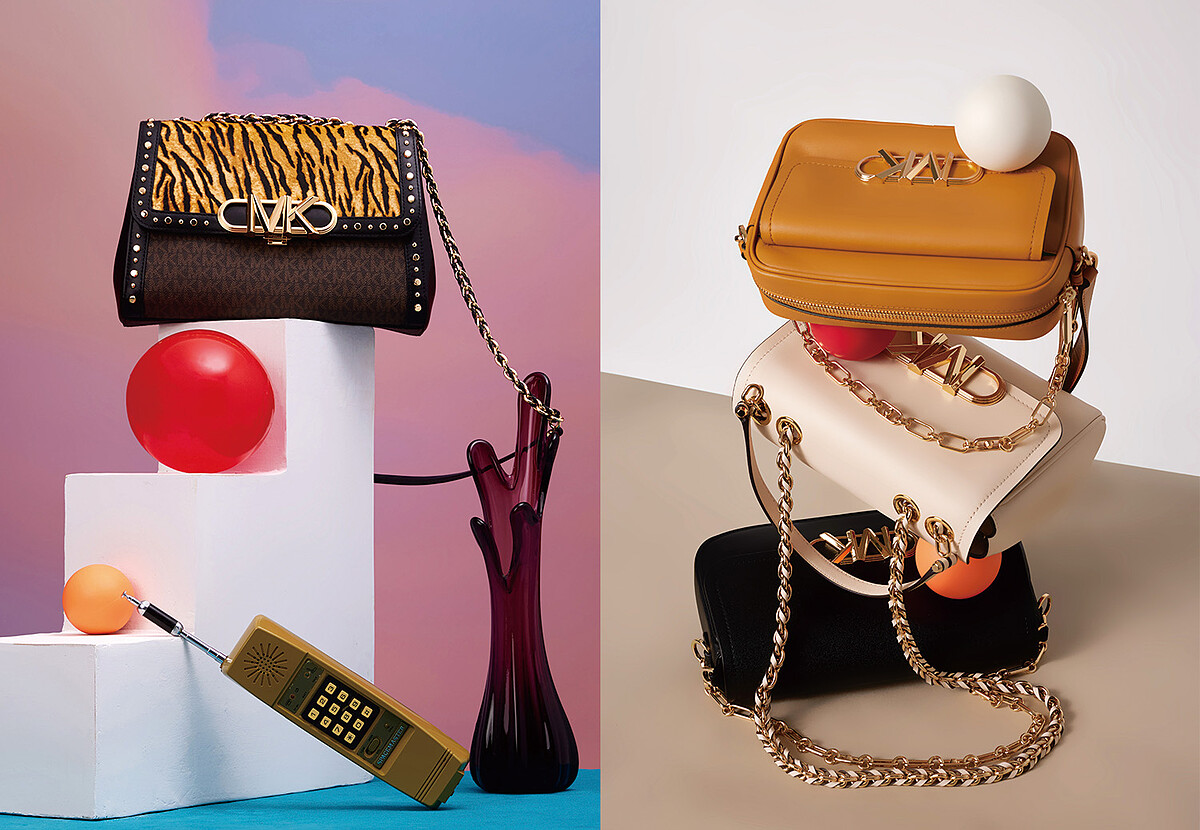 動物紋印花側背包；棕色鍊帶側背包、米色鍊帶側背包、黑色鍊帶側背包，all by Michael Kors。