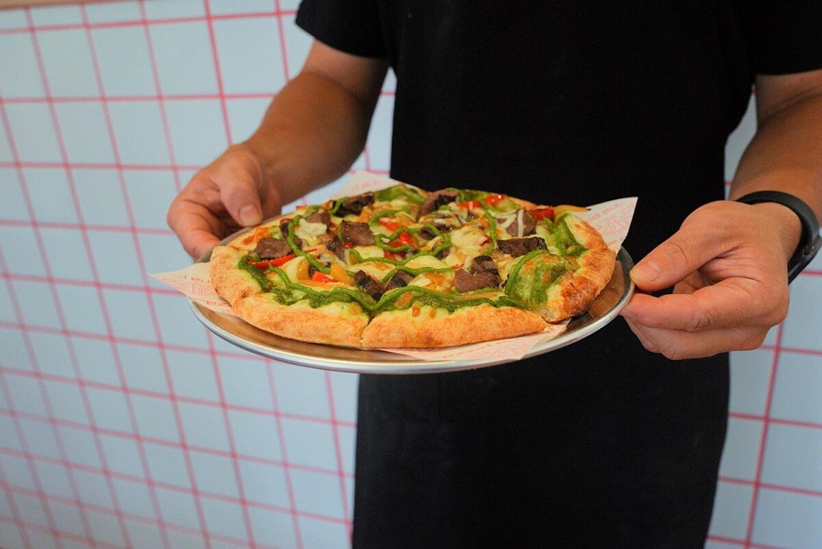 「Farina Pizza 法里娜披薩」用Fine Dining精緻飲食精神打造的披薩專賣店。